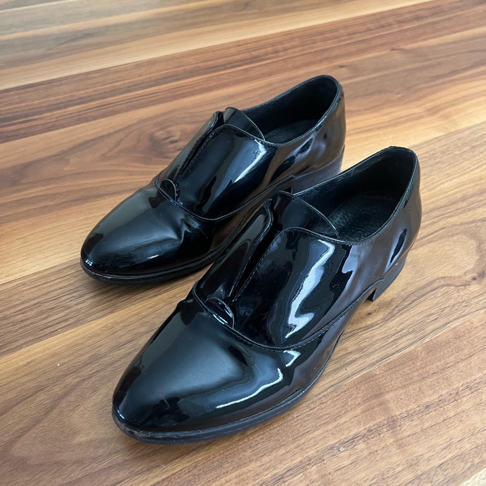 L’INTERVALLE - Vinyl Loafers - Black / Size 37